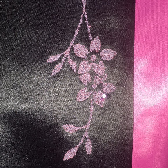 Cherry Blossom like flowers 🌸 long satin gown Black/Pink 🌸 - Picture 3 of 9